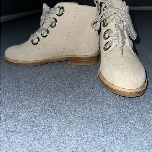 Kelsi Dagger Lover ankle booties boots EUC size 5 1/2 ivory suede - Picture 1 of 12